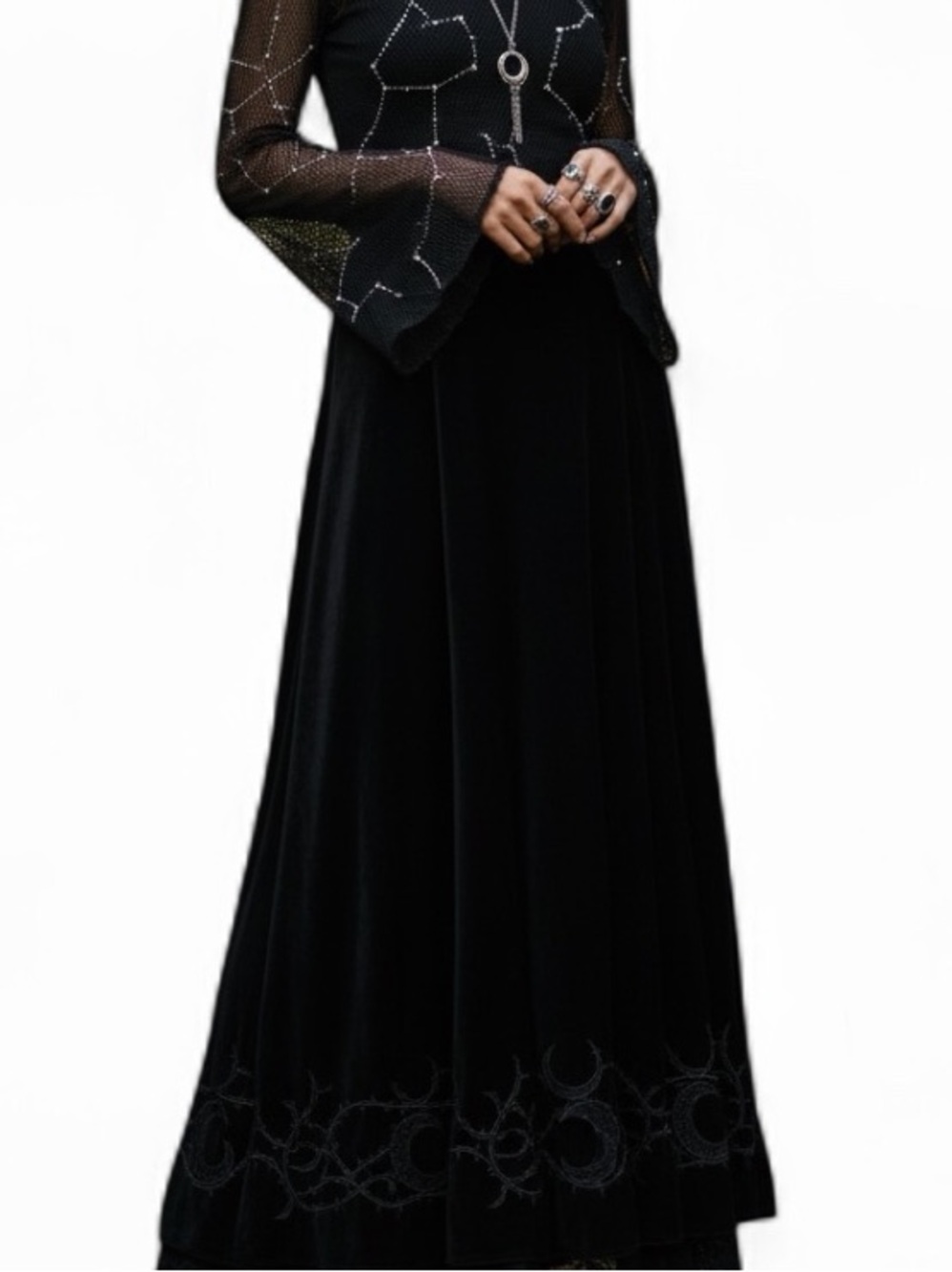 Whimsygoth vintage Bcbg women’s long black skirt.